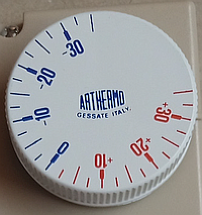 Knob for universal thermostat